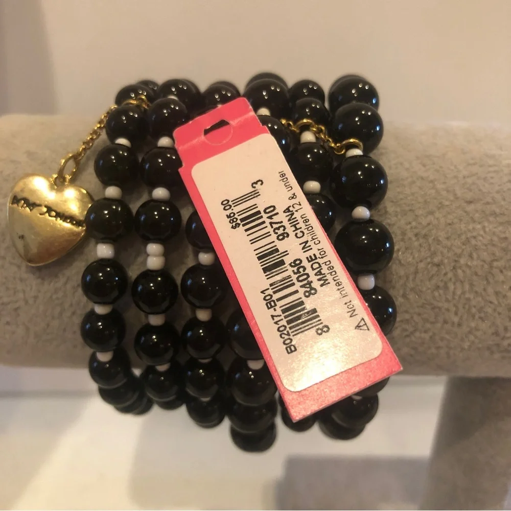 NWT Betsey Johnson Bracelet- stretch 6 strand black & white beaded w/ gold charm - Picture 3 of 10